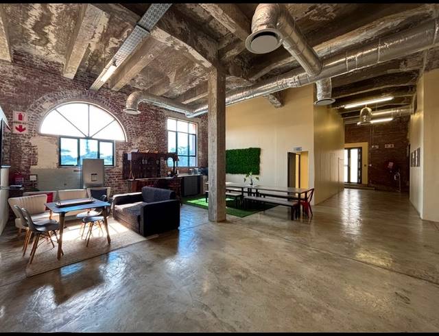 1,508M² OFFICE TO LET IN POINT WATERFRONT